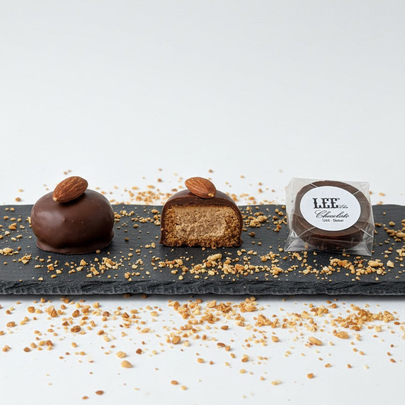 Oush Bolbol With Almond Chocolate